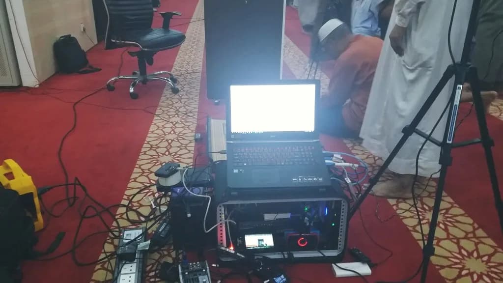 Koleksi kaset yang menunggu untuk diselamatkan
